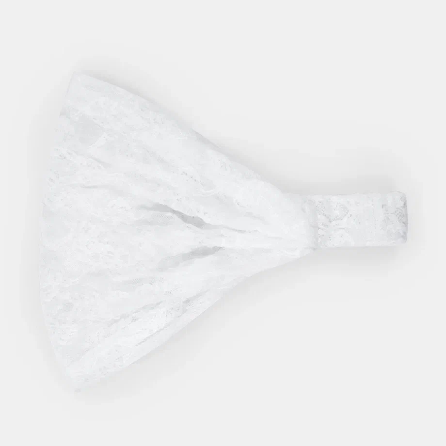 Белая ажурная косынка для девочки