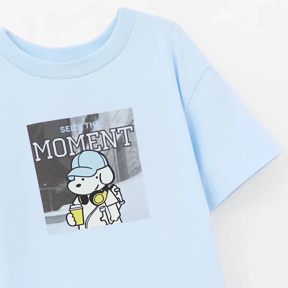 Голубая футболка для мальчика фото