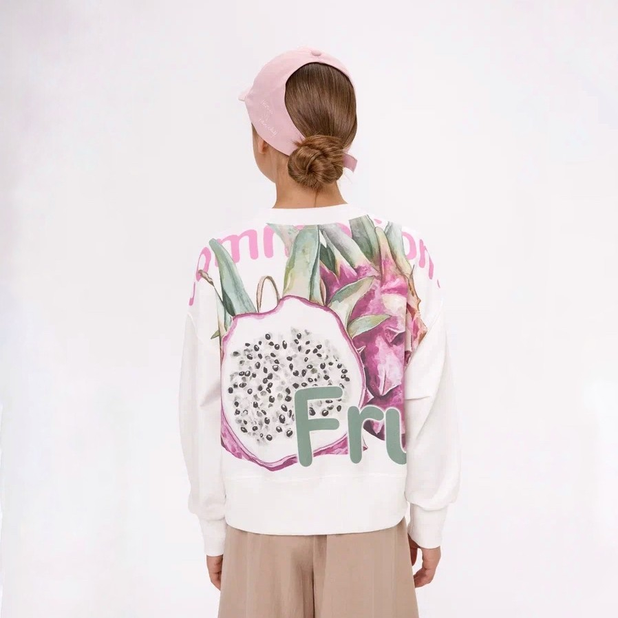 Дизайнерский молочный свитшот для девочки куить в Иваново