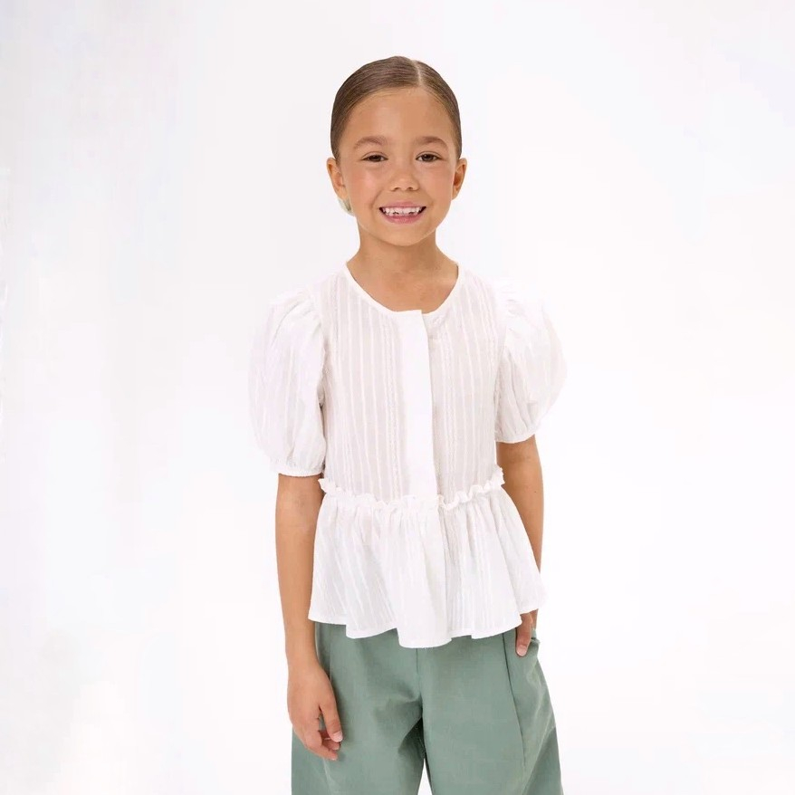 Молочная блузка с баской для девочки куить в Иваново