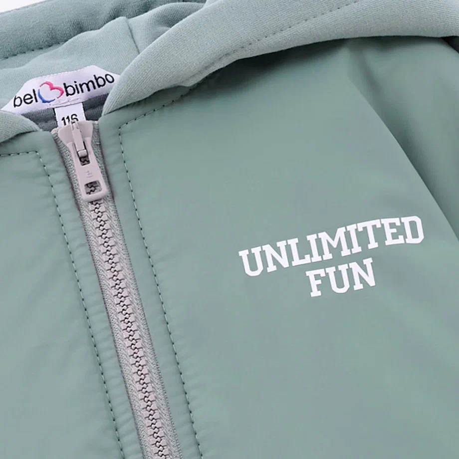 Весенняя мятная куртка для мальчика фото